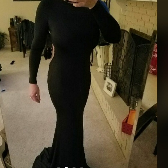 formal dress with train - Picture 3 of 6